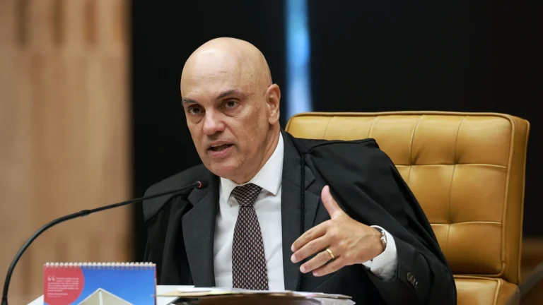 Moraes manda enviar à CCJ íntegra de processo contra Zambelli por invasão