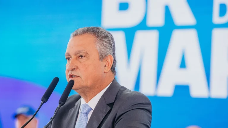 Rui Costa: Nunca vi erguerem bandeira de outro país no dia da independência