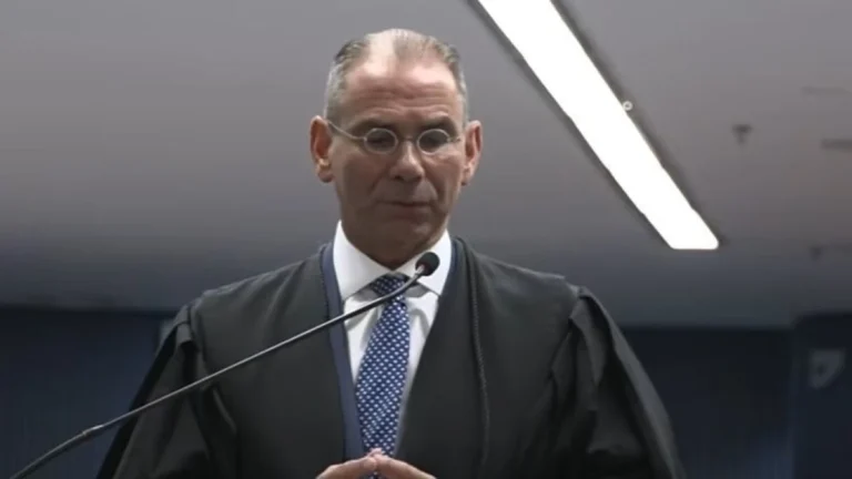 Mente descaradamente o tempo inteiro, diz defesa de Braga Netto sobre Cid