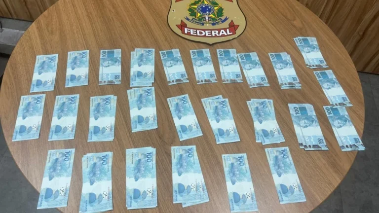 PF apreende R$ 5 mil em cédulas falsas com mulher em Belém