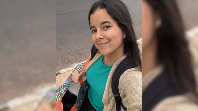 Estudante faz bolo de pote para pagar ônibus e ir à faculdade e se emociona com conquistas: Feliz e grata a Deus
