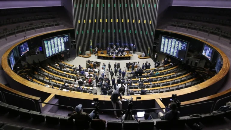 Análise: Base “infiel” foi chave para avanço da anistia