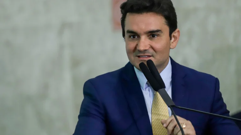 Sabino confirma a Lula que sairá do governo na próxima semana