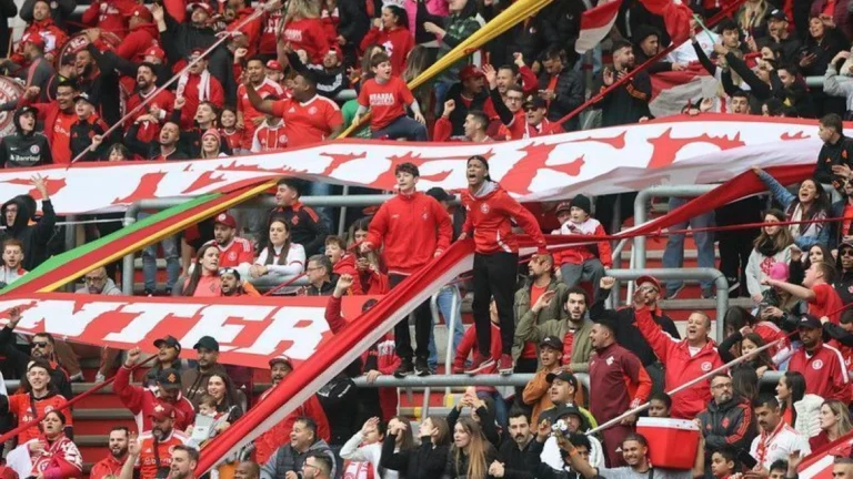 Internacional terá 100% de público de sócios-torcedores contra Flamengo