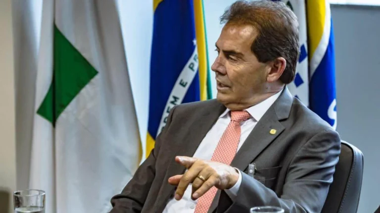 Anistia acirra conflitos partidários em meio a queda de braço no Congresso