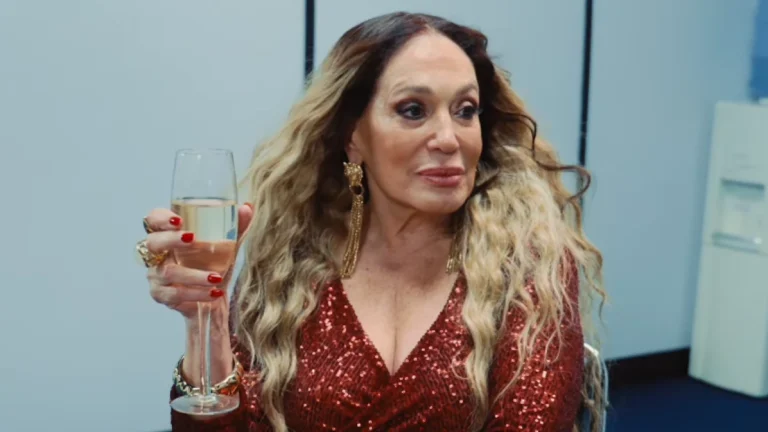 Susana Vieira vira Mariah Carey tentando tirar CPF em vídeo