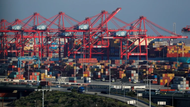 Déficit comercial dos EUA aumenta em julho com alta nas importações