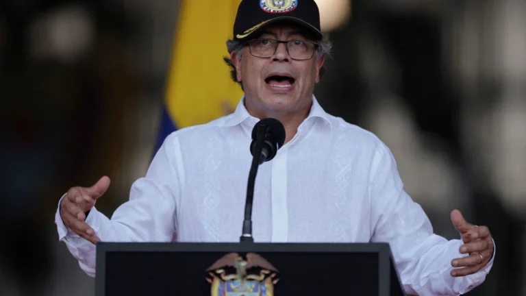 EUA revogam visto do presidente da Colômbia e citam ações “incendiárias”