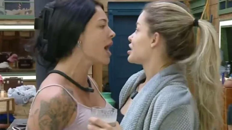 A Fazenda 17: Quase! Rayane precisa ser contida durante briga com Saory: Sonsa