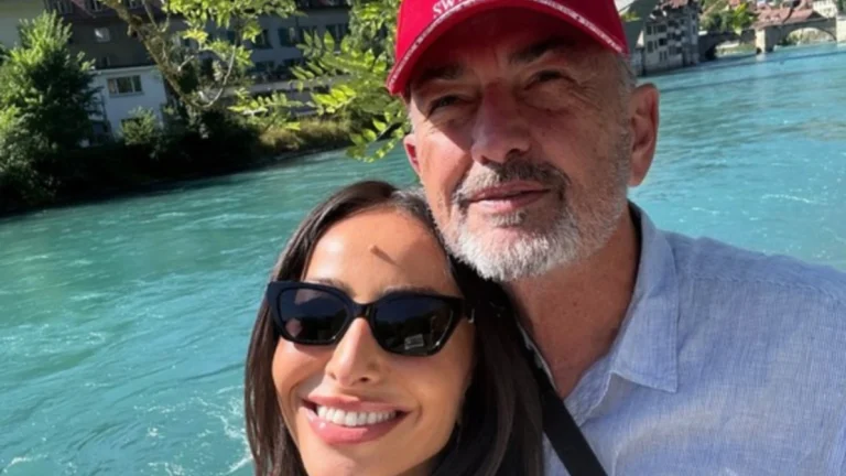 Após retirada de pâncreas, Sabrina Sato confirma que o pai está com câncer e faz desabafo: Tratamento muito grande
