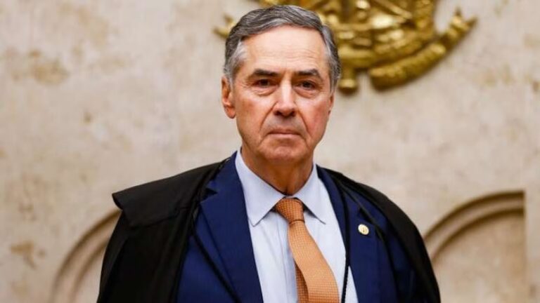 Indicado à vaga de Barroso ao STF será definido após retorno de Lula da Itália, diz Lewandowski