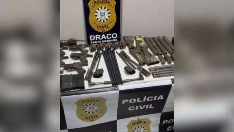 Jovem é preso após atirar contra policiais e ser flagrado com cinco fuzis no RS