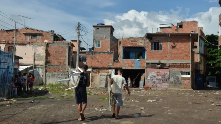 Pela primeira vez, todas as favelas do país têm CEP reconhecido