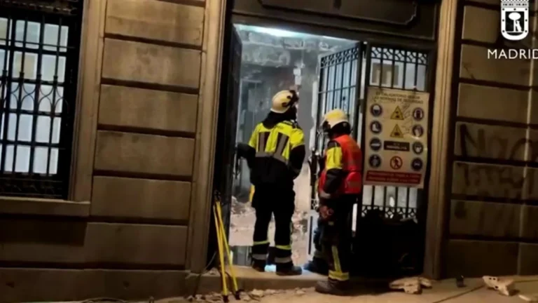 Prédio que desabou na Espanha deixa quatro mortos e três feridos