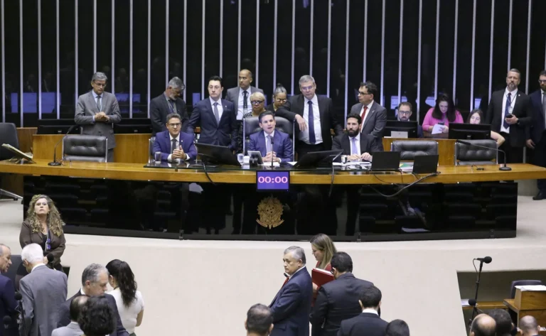 Câmara aprova reconduzir Daiane Lira no CNJ e Edvaldo Nilo no CNMP