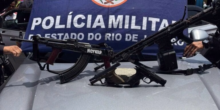 Confronto com PM termina com quatro mortos, um preso e apreensão de fuzis