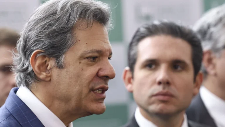 Hugo rebate Haddad: “Cortar emendas é ir contra a população”