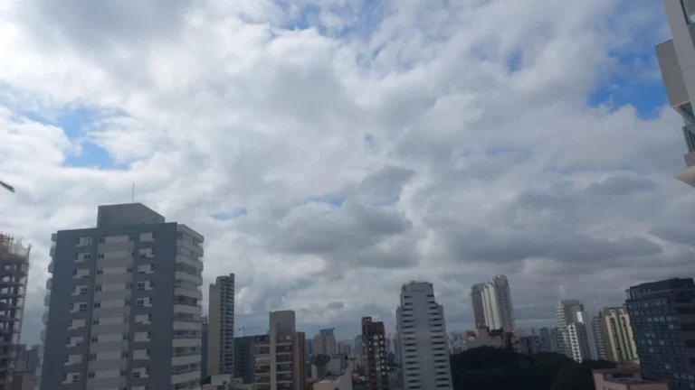 Frio fora de época em São Paulo e no Rio vai continuar nesta semana