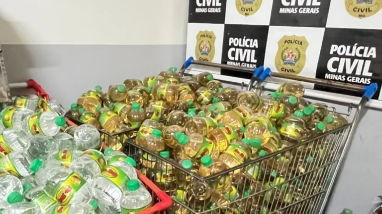 Polícia localiza e desmonta fábrica clandestina de bebidas alcóolicas em BH