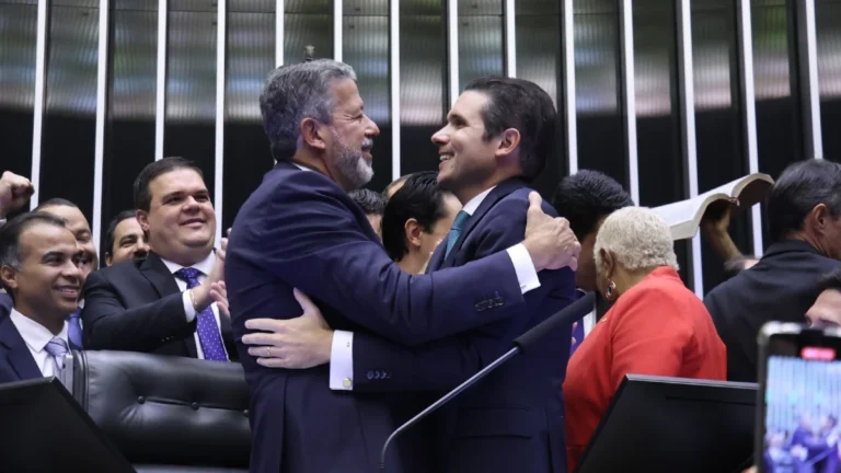 Análise: Aprovação da isenção do IR é vitória para Lula, Lira e Hugo