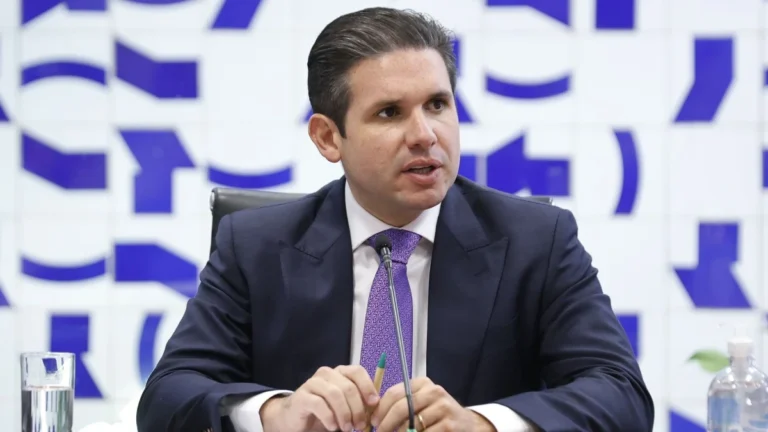 Hugo destaca equilíbrio de Barroso e diz que ministro ”fará falta” no STF