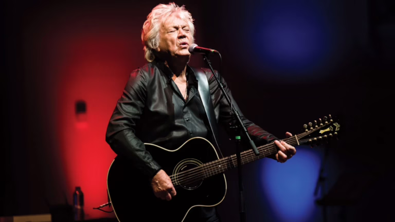 Morre John Lodge, vocalista do Moody Blues, aos 82 anos
