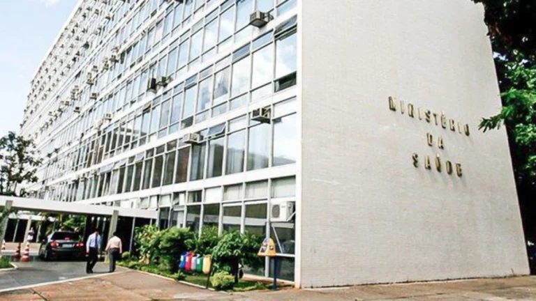 Intoxicações por metanol: entenda “Sala de Situação” criada por ministério