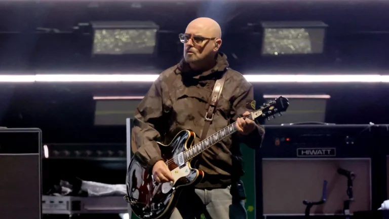 Guitarrista do Oasis anuncia pausa em turnê para tratar câncer de próstata
