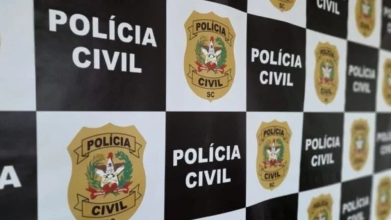 Motorista é preso por atropelar ex-sogra após fim de relacionamento em SC
