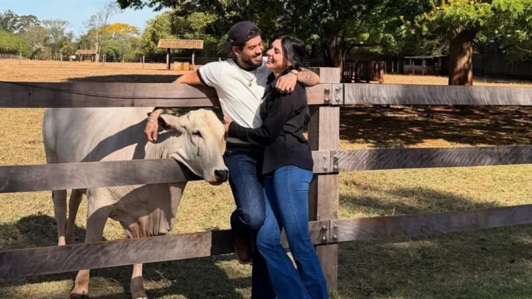 Zé Felipe e Ana Castela posam em clima de romance e fãs vibram