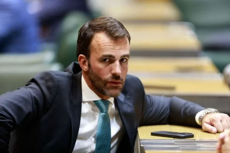 Deputado Lucas Bove vira réu por violência doméstica e perseguição contra a ex-mulher