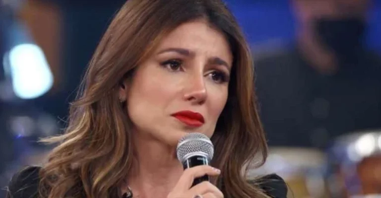 Com fama de antipática, Paula Fernandes desabafa sobre haters