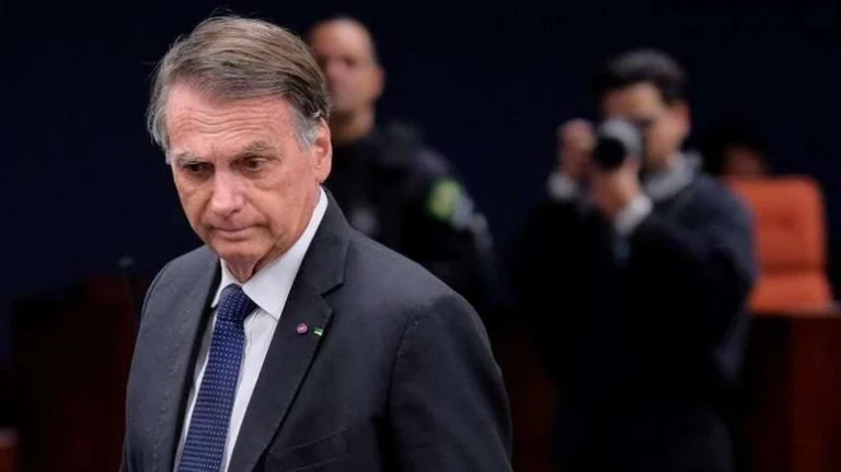 Defesa de Bolsonaro entra com recurso após Moraes encerrar processo; o que acontece agora?