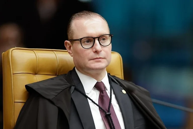 Zanin acompanha Moraes para tornar Tagliaferro réu