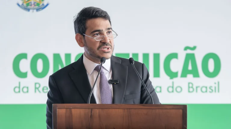 Senado fala em “impeachment simbólico” de Messias e sabatina só em 2026