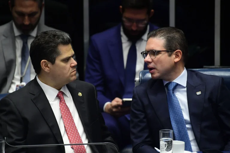 Lula tenta contornar crise com Congresso e efeitos negativos a Messias