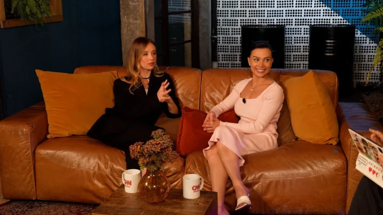 Flavia Pavanelli sobre crescer na internet: “Amadurece mais rápido”