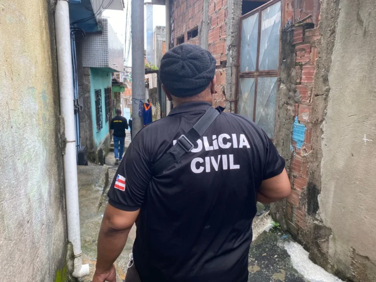 Policial é preso na Bahia acusado de estuprar e agredir garotas de programa