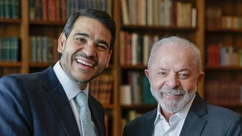 Messias seguirá cumprindo papel em defesa da Constituição no STF, diz Lula