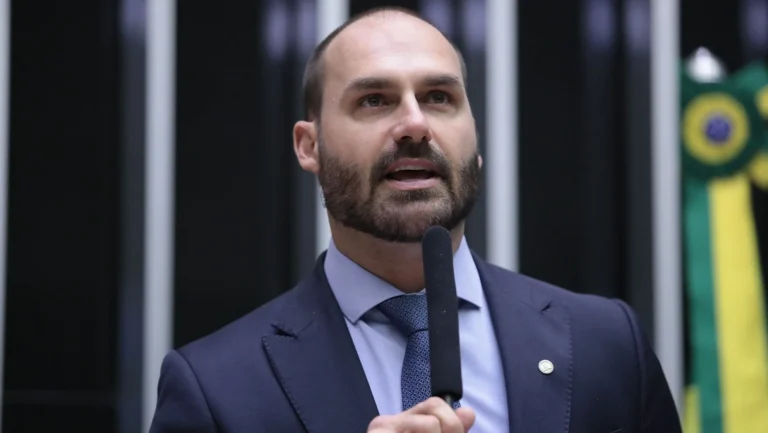 Congresso repercute maioria formada no STF na denúncia contra Eduardo