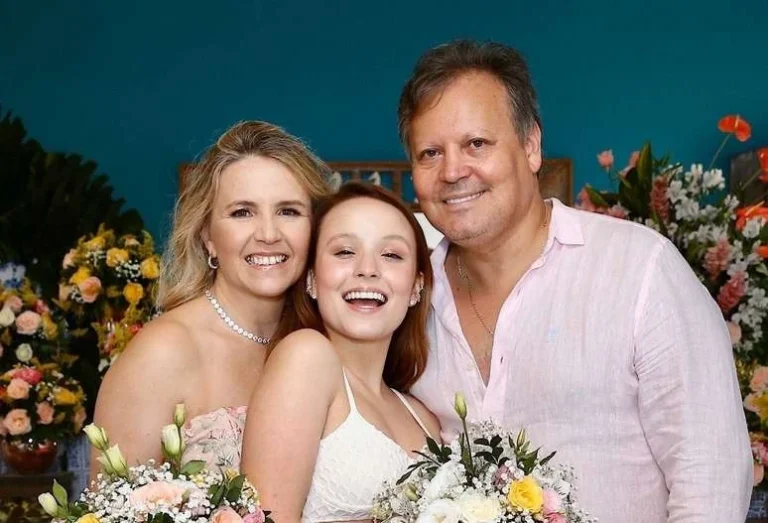 Larissa Manoela detalha relação com os pais após briga: Eles não frequentam minha casa
