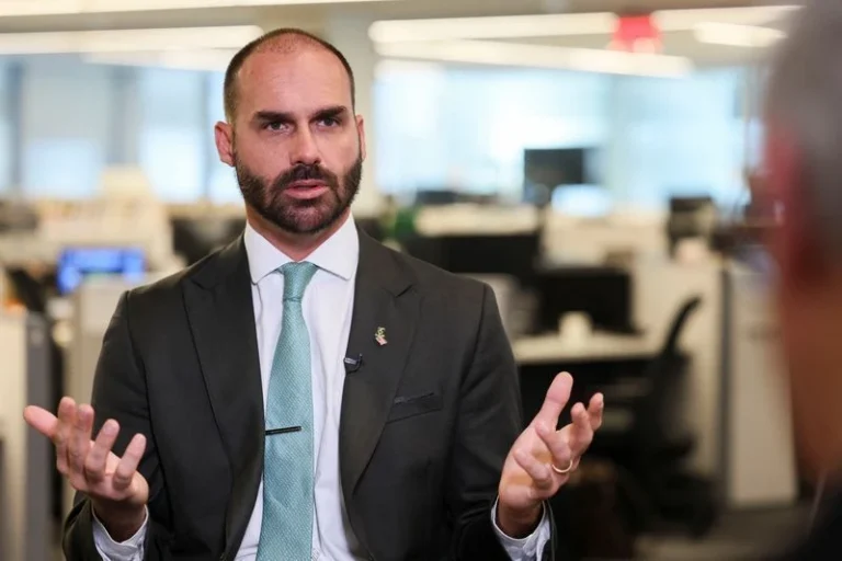 “Tentativa de assassinato”, diz Eduardo Bolsonaro sobre decisão de Moraes