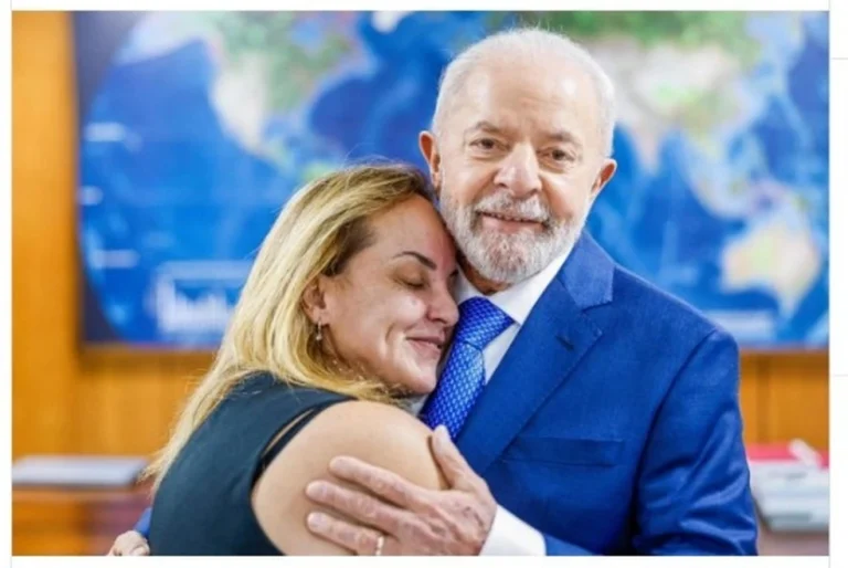 Filha mais velha de Lula passa mal e é internada em hospital de Niterói