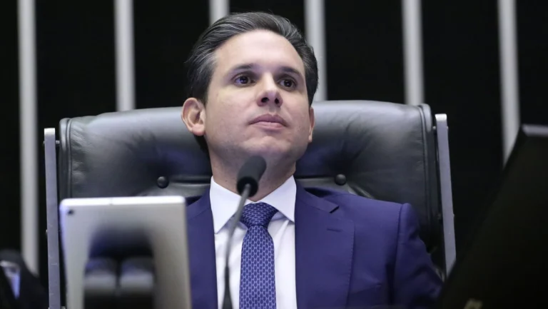 Hugo Motta diz que decisão de Dino não aponta desvio em emendas
