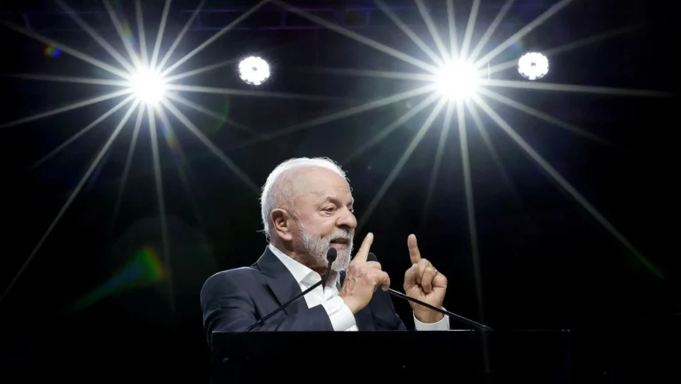 Lula diz que Janja pediu “combate mais duro” à violência contra a mulher