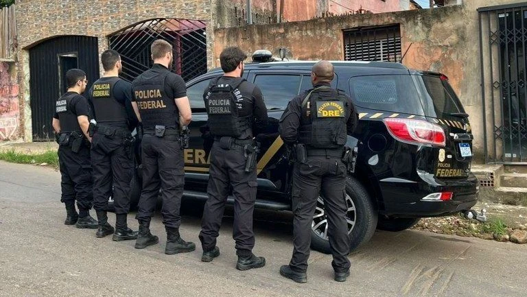 PF desmonta esquema que usava voos comerciais para traficar drogas