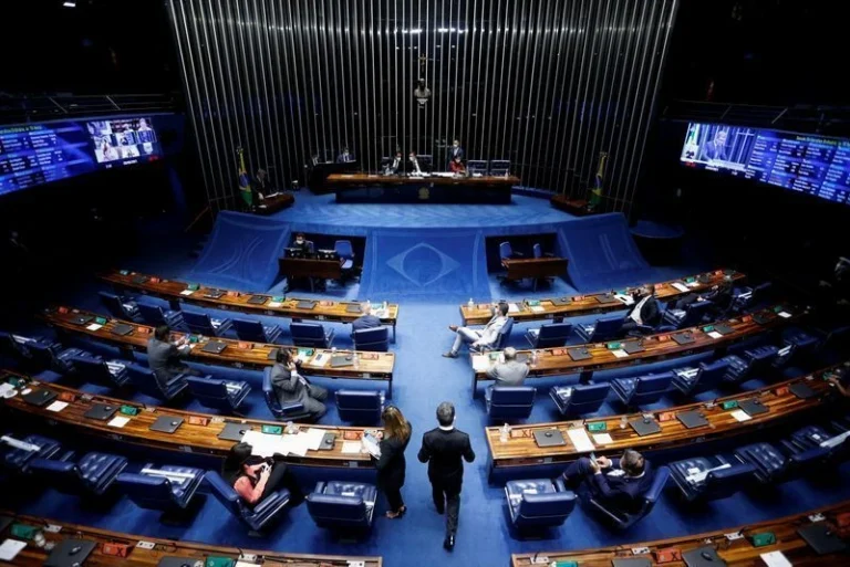Oposição critica Gilmar e diz que STF não pode “reescrever” a Constituição