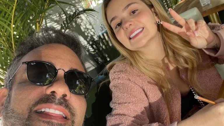 Viih Tube reage após pai dizer que precisa de dinheiro: “Culpa não é minha”
