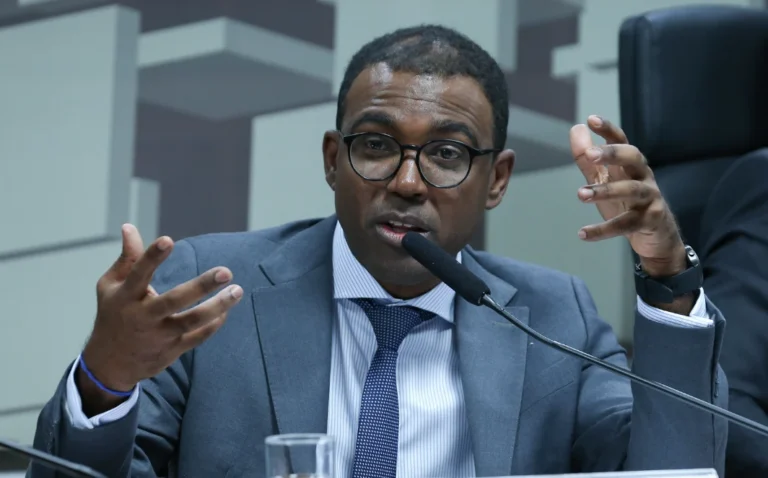 Diretor do BC nega “pressão” em liquidação do Banco Master