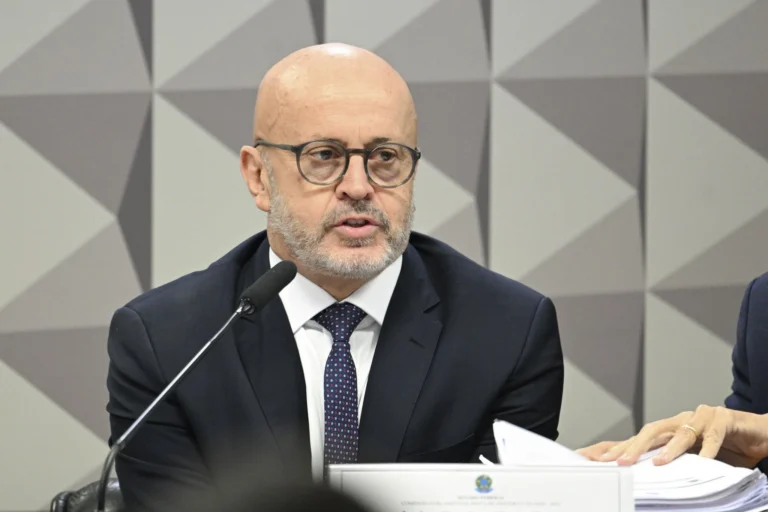 Mendonça rejeita pedido da defesa e mantém prisão do Careca do INSS